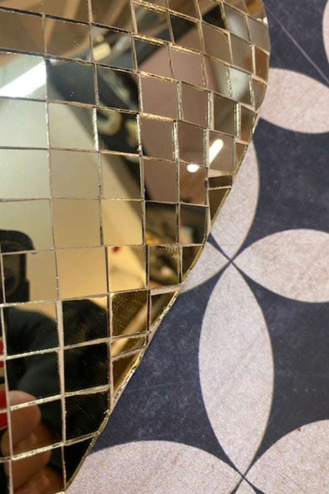 Boule disco en forme de cœur enflammé - SECONDS