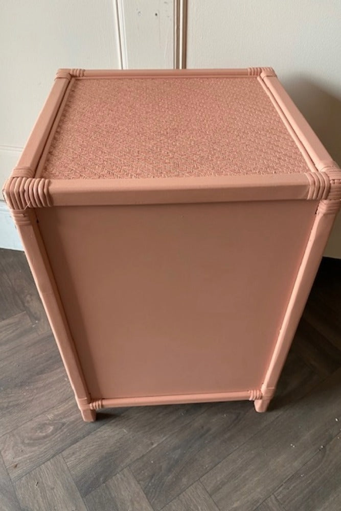 Table de chevet rose pâle - ÉCHANTILLON