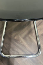 Chaise de salle à manger incurvée d'inspiration rétro en noir - SECONDS