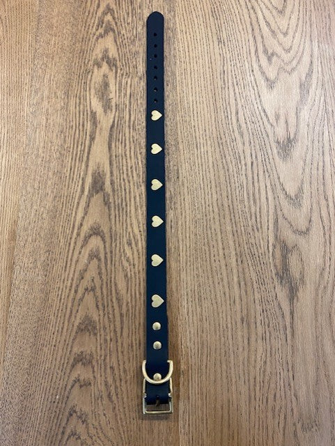 Grand collier pour chien en cuir noir avec cœurs - ÉCHANTILLON