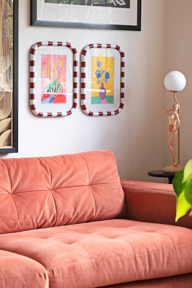 Lot de 2 cadres à rayures rouges et blanches avec imprimés de fleurs colorées