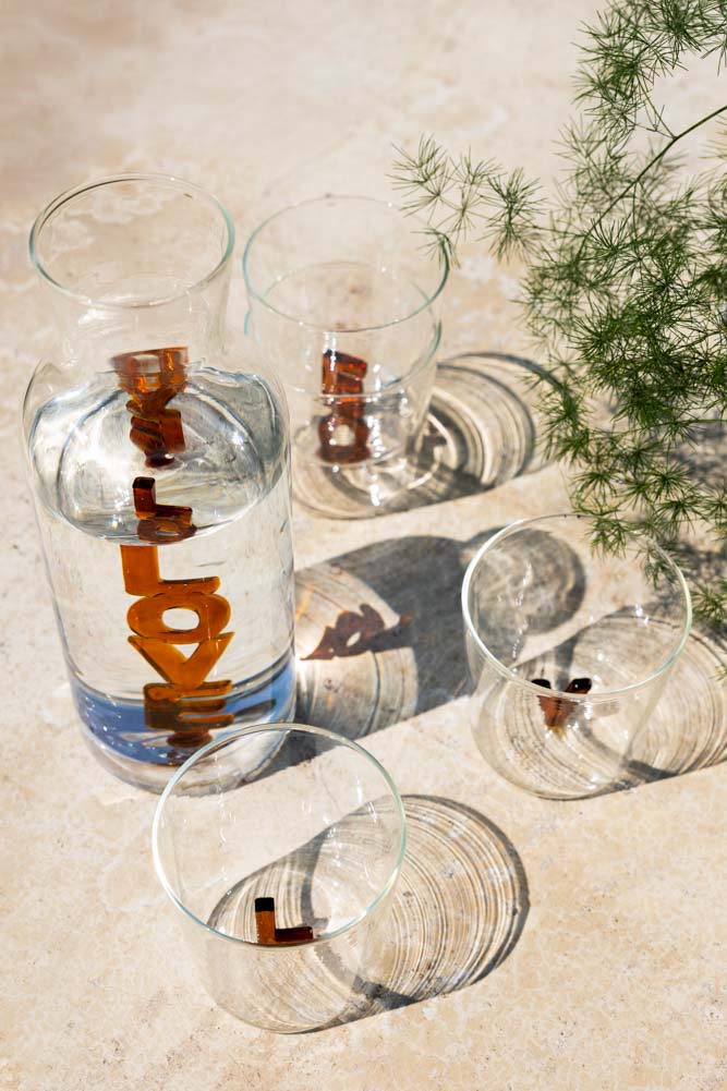 Carafe Amber LOVE en verre transparent