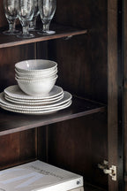 Armoire à 2 portes en bois de manguier avec détails en arc