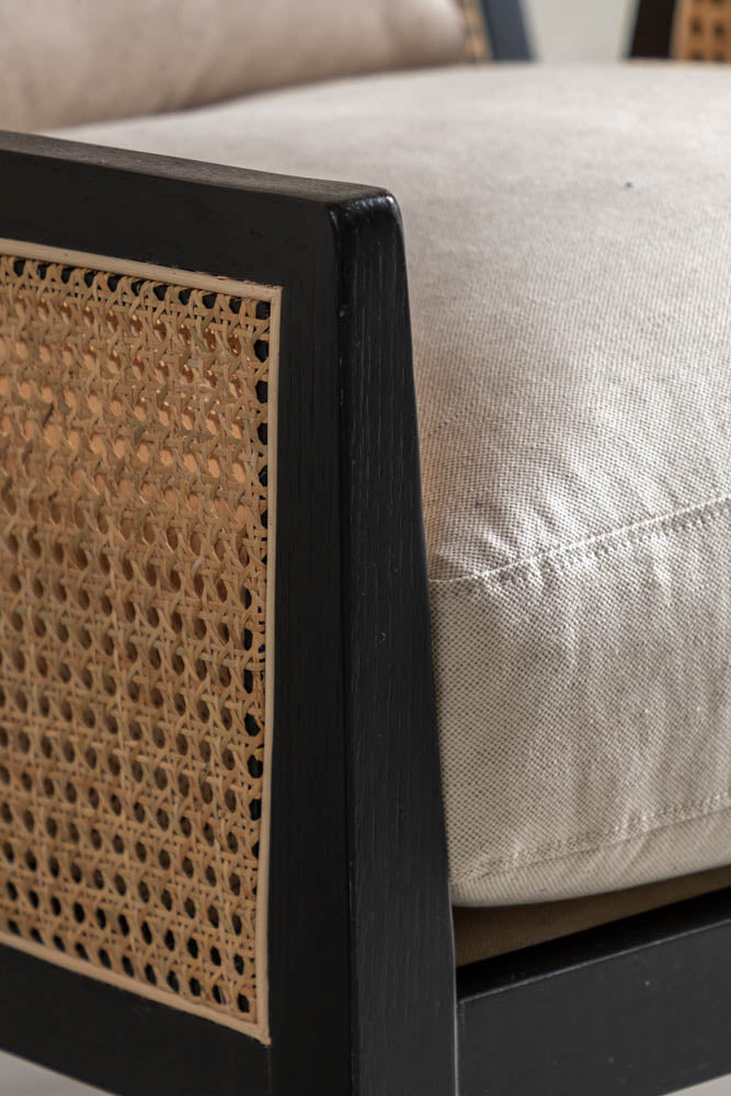 Fauteuil artisanal avec cadre en bois crème