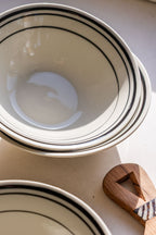 Vaisselle style bistro noir et blanc - 2 options disponibles