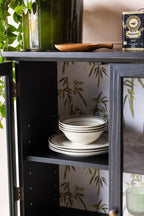 Vitrine noire avec doublure imprimée en bambou