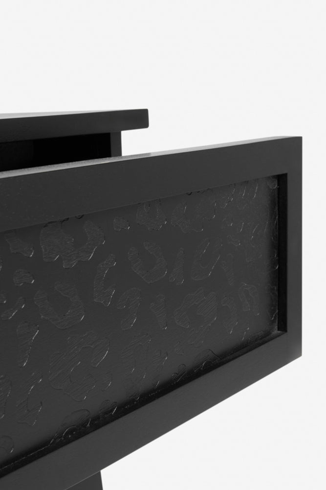 Table de chevet à imprimé léopard noir
