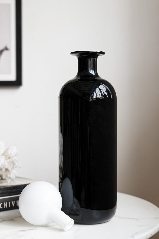 Grande bouteille d'apothicaire noire et blanche