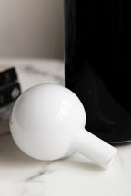 Grande bouteille d'apothicaire noire et blanche