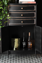 Meuble d'appoint noir et or de style antique