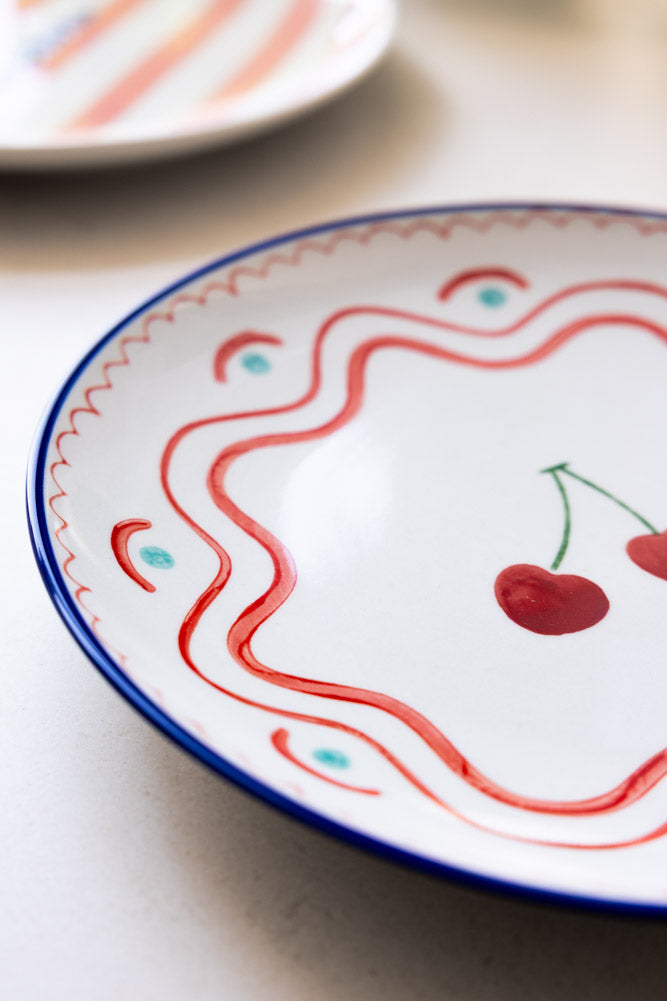 Assiette de service en céramique à imprimé cerises