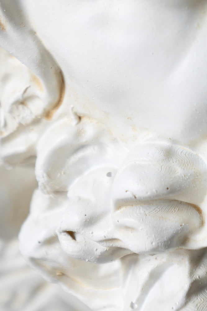 Étagère murale flottante d'inspiration grecque classique