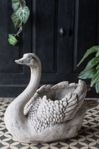 Élégante jardinière en forme de cygne