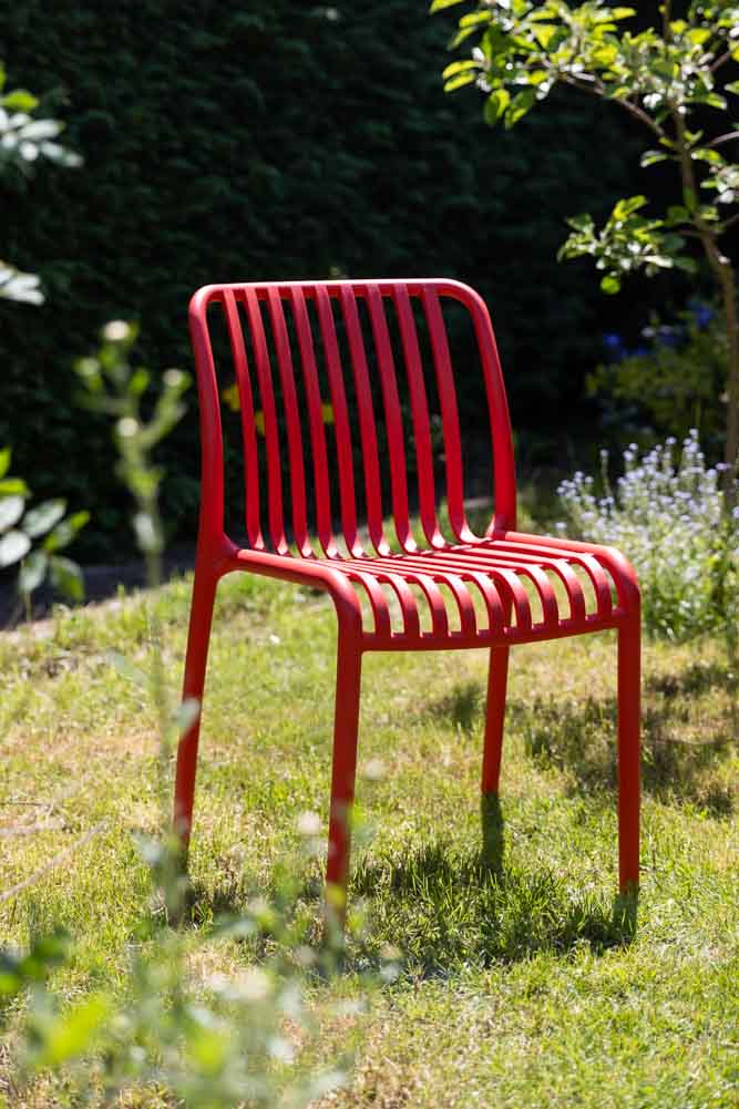 Chaise de jardin d'extérieur rouge