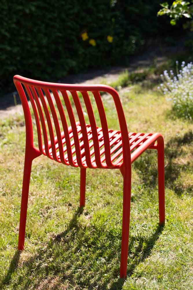 Chaise de jardin d'extérieur rouge