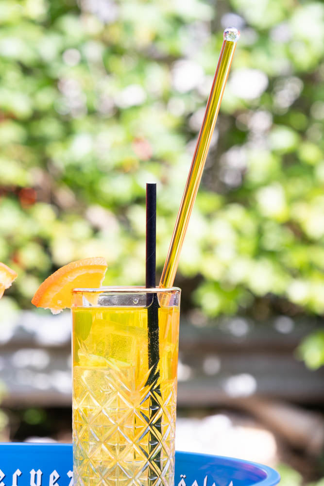 Agitateur à cocktail en verre jaune