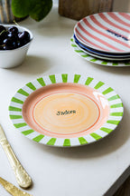 Assiette de service en céramique verte et rose J'adore