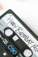 Boîte de rangement pour cassettes audio « Joyeux anniversaire »