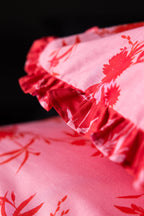 Parure housse de couette et taie d'oreiller à volants floraux rose vif - Disponible en 4 tailles