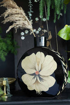 Vase floral noir et crème
