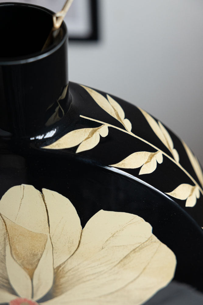 Vase floral noir et crème