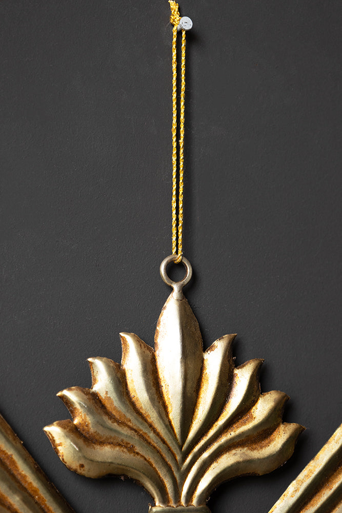 Grande décoration en forme de cœur de style antique Milagro