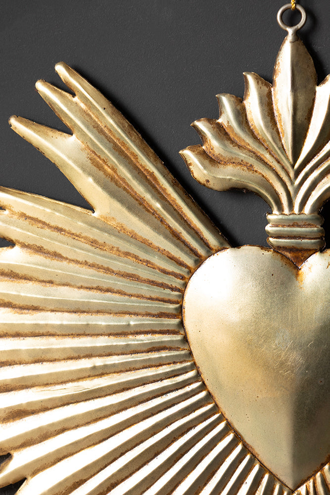 Grande décoration en forme de cœur de style antique Milagro