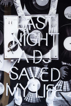 Hier soir, un DJ m'a sauvé la vie... Applique murale néon encadrée - Disponible en deux options