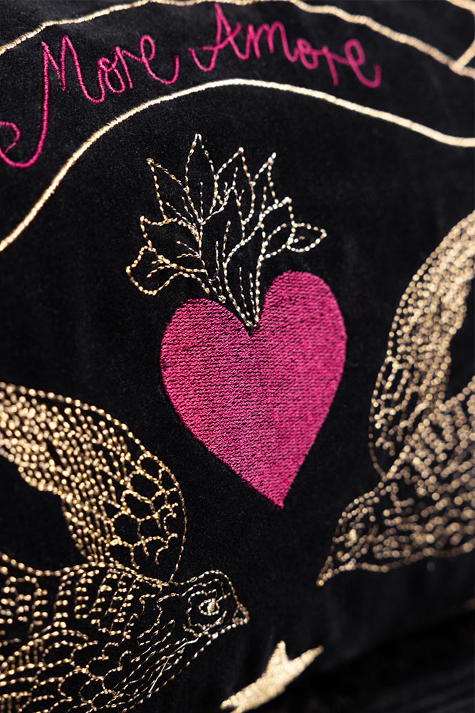Coussin brodé noir Love Birds More Amore