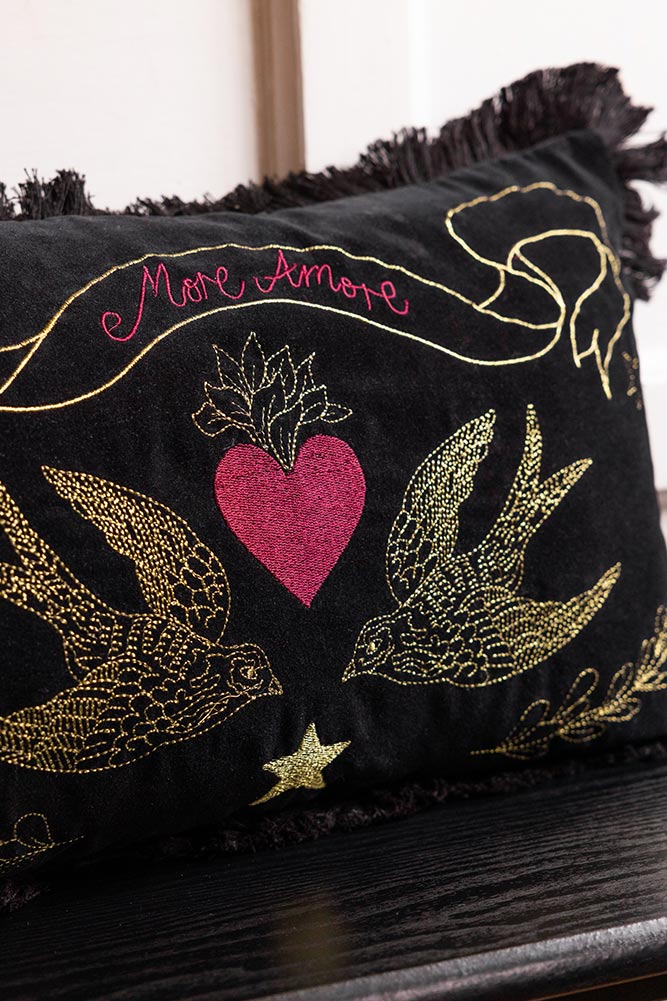 Coussin brodé noir Love Birds More Amore