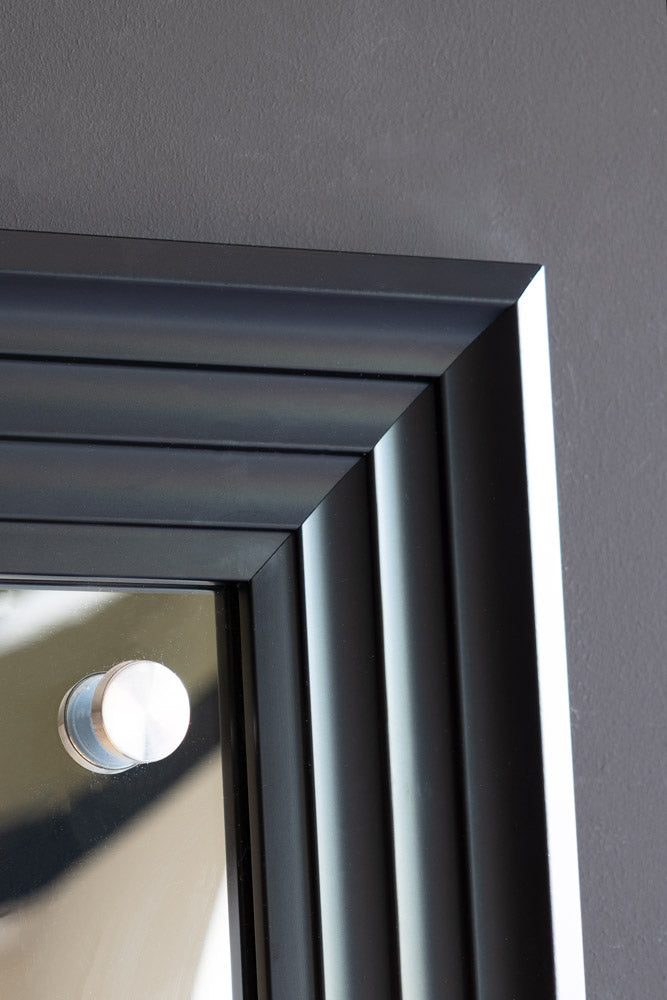 Miroir, miroir… Applique murale néon encadrée – Disponible en deux options