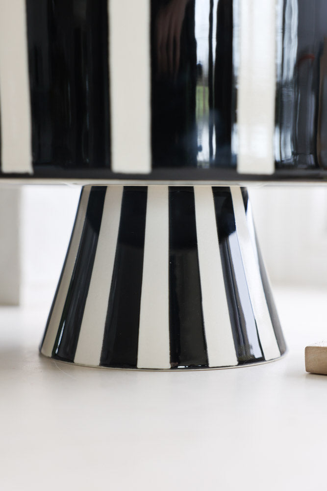 Bol à pied rayé noir et blanc