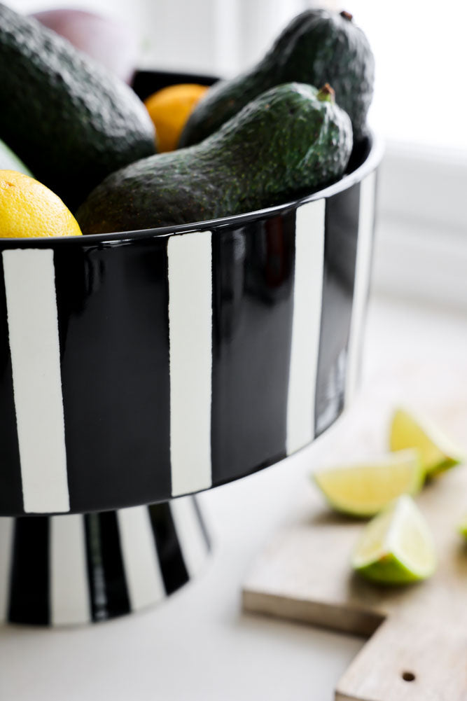 Bol à pied rayé noir et blanc