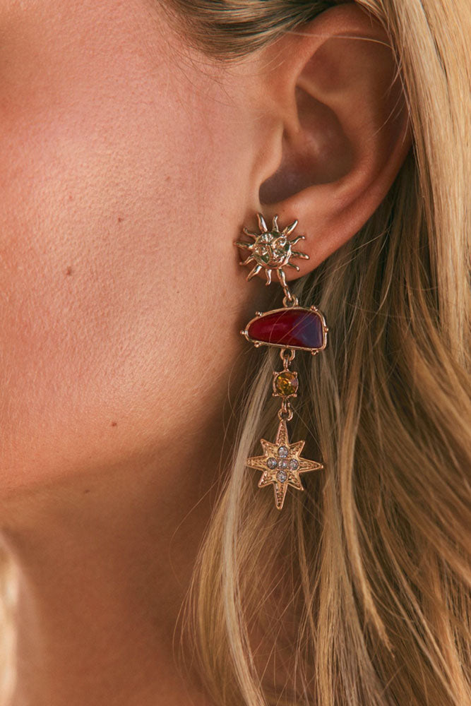 Boucles d'oreilles à perles roses et breloques bohèmes