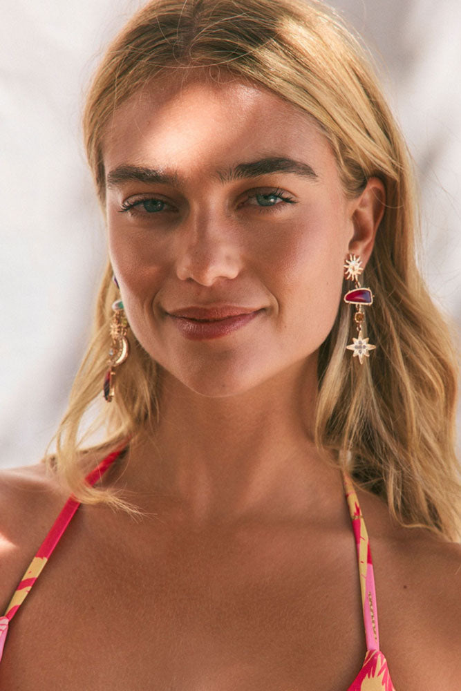 Boucles d'oreilles à perles roses et breloques bohèmes