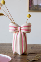 Vase à nœud rose et crème