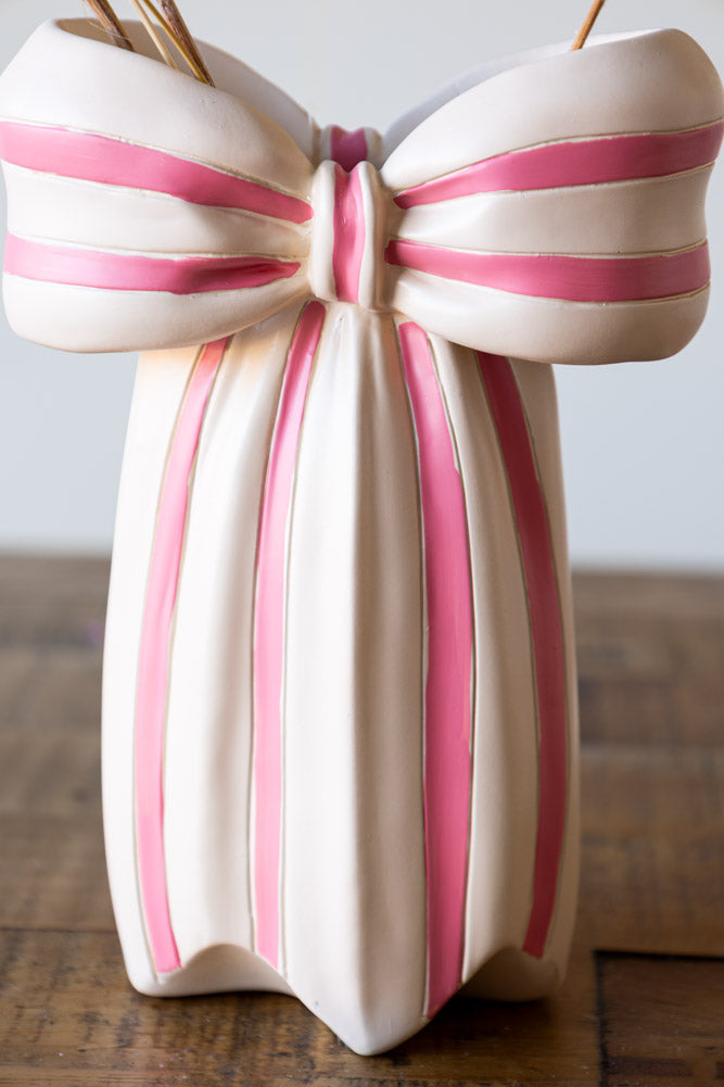 Vase à nœud rose et crème