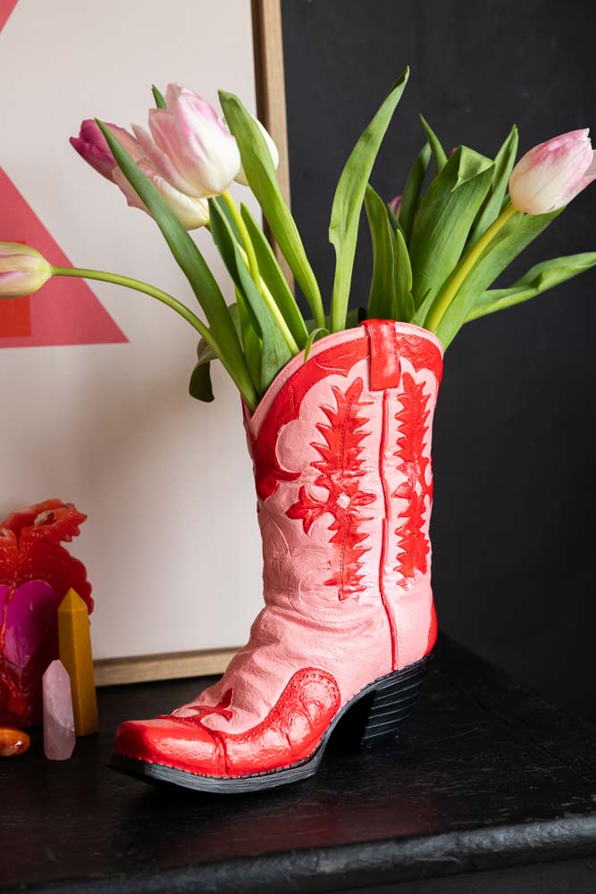 Vase bottes de cow-girl rose et rouge