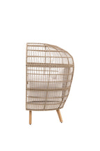 Chaise de jardin en forme d'œuf inspirée du rotin