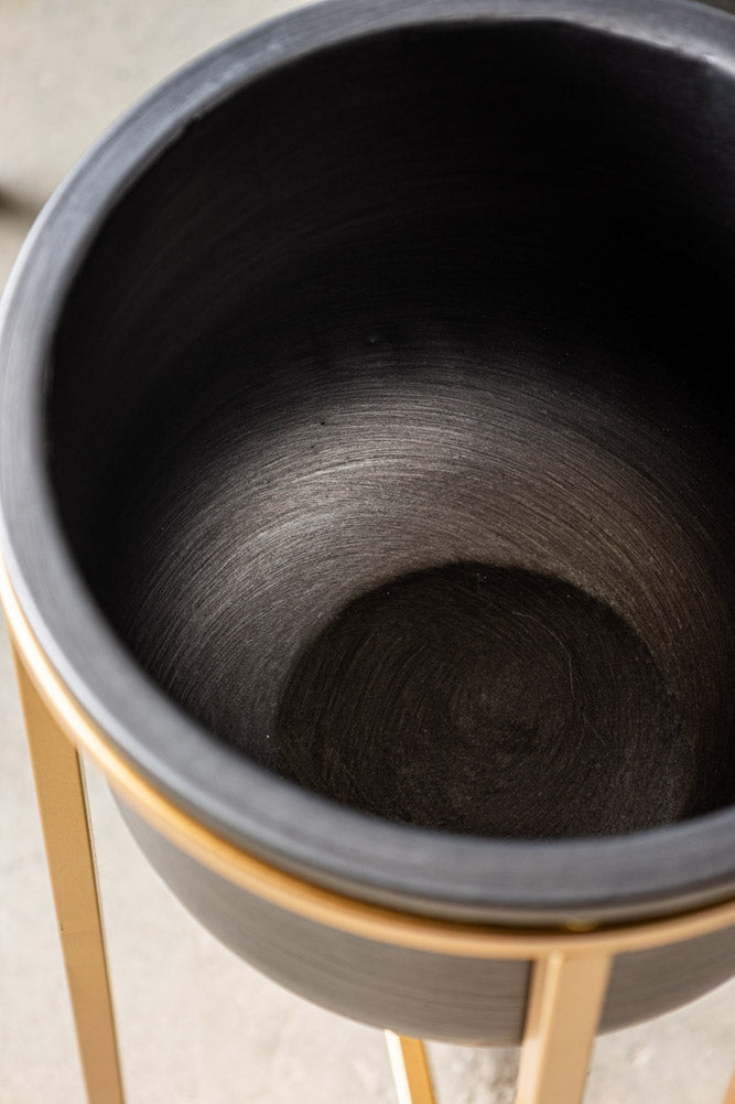 Lot de 2 jardinières noires avec support doré