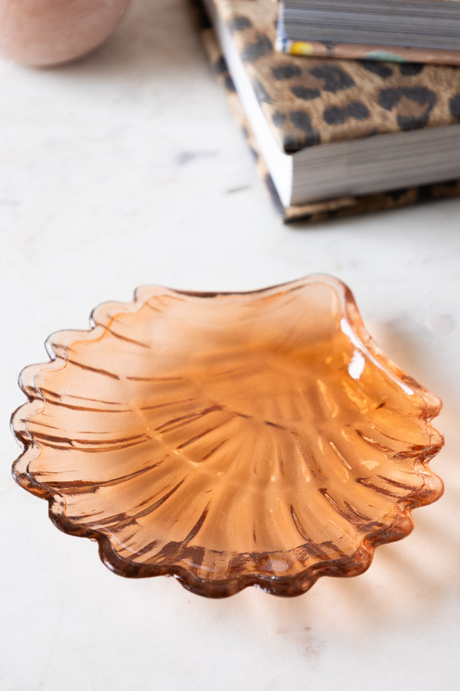 Petit plateau à bijoux coquillage en ambre