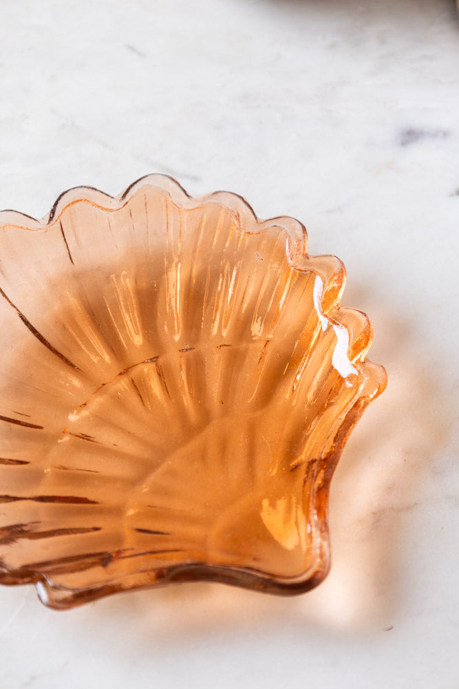 Petit plateau à bijoux coquillage en ambre