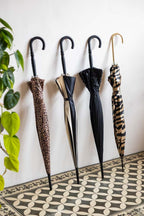 Parapluie noir et blanc Statement