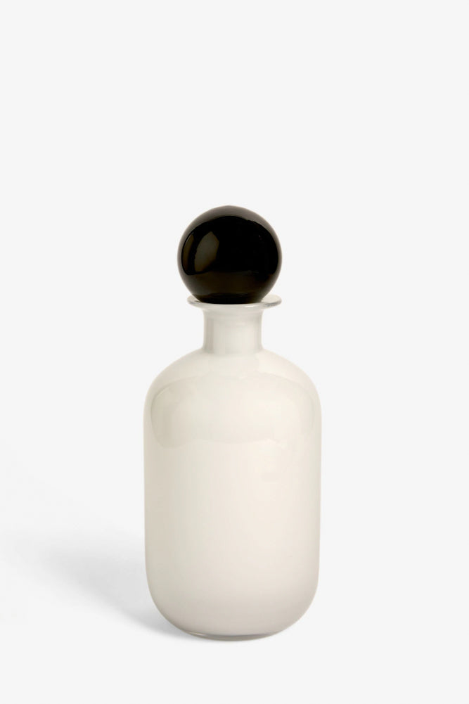 Flacon d'apothicaire blanc et noir