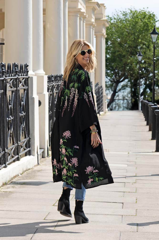 Kimono noir Glycine et chrysanthèmes - Disponible en 2 longueurs