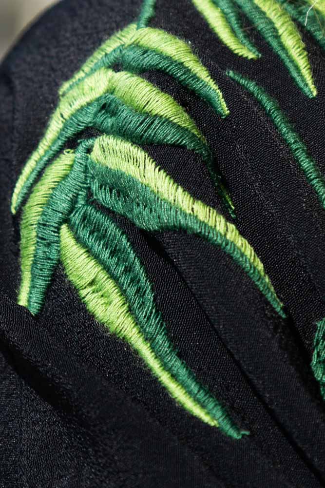 Kimono noir Glycine et chrysanthèmes - Disponible en 2 longueurs