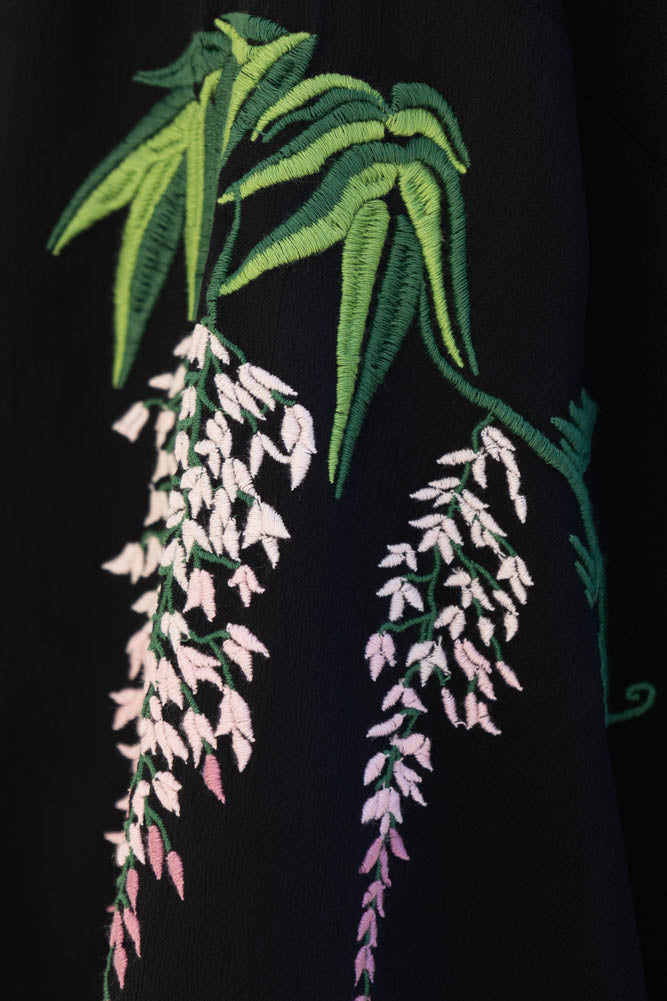 Kimono noir Glycine et chrysanthèmes - Disponible en 2 longueurs