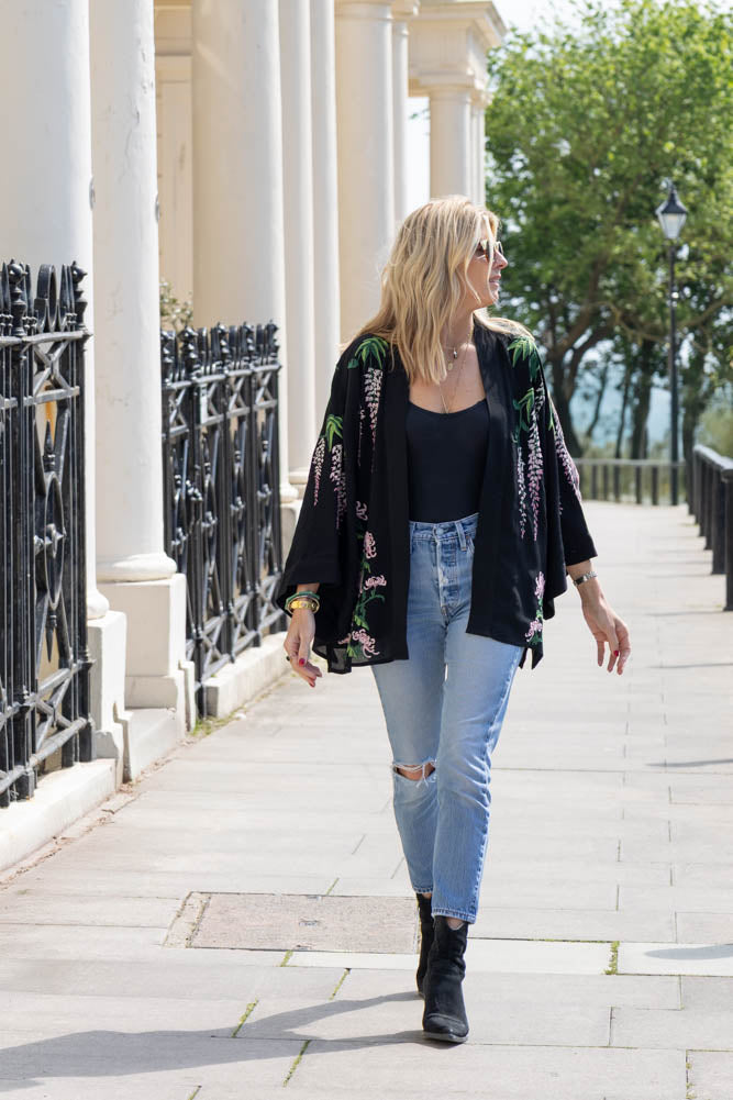 Kimono noir Glycine et chrysanthèmes - Disponible en 2 longueurs