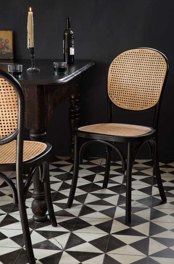 Chaise de salle à manger en bois noir et canne tressée Chez Pitou
