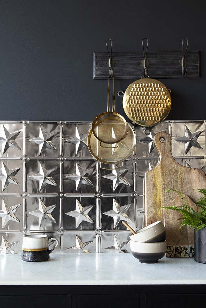 Carreau d'étain en forme d'étoile à cinq branches